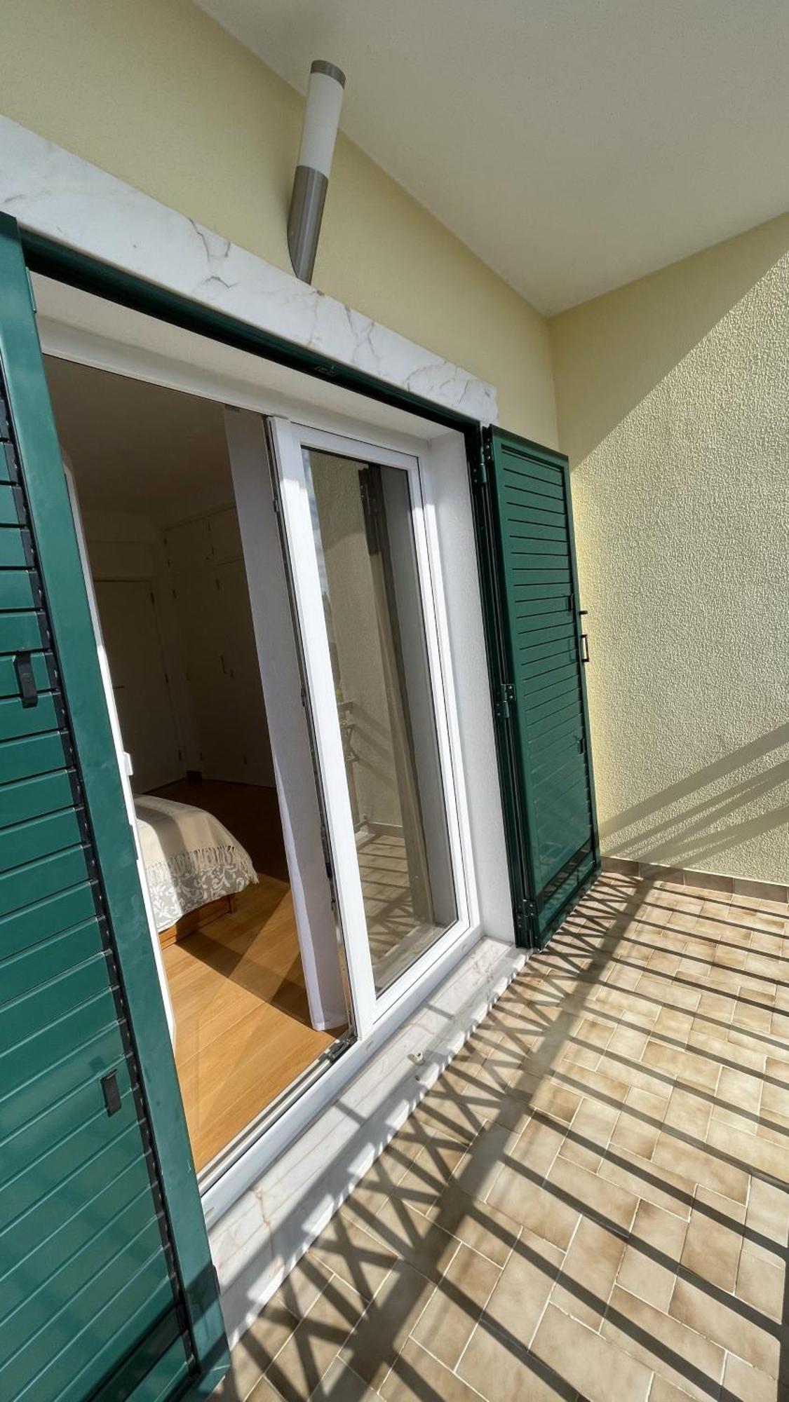 Lolik Villa Sobreda Exterior photo